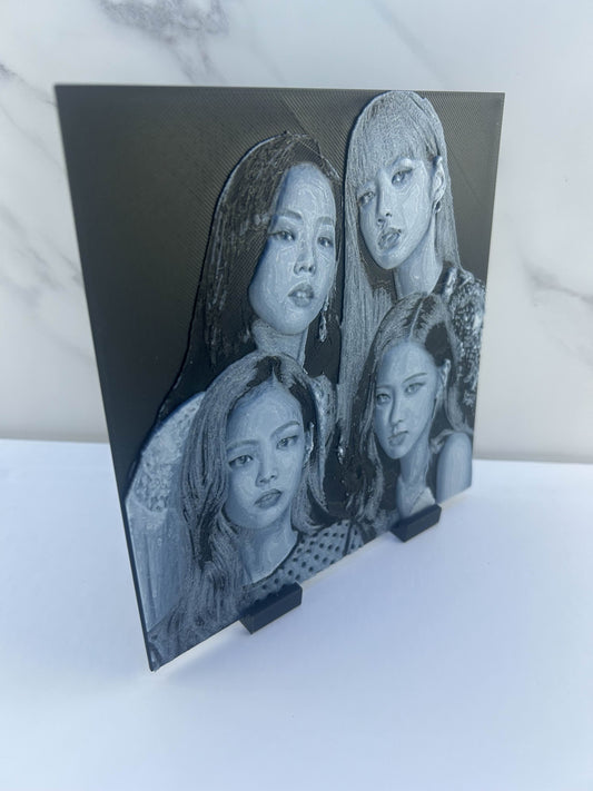Blackpink - Plaque avec Support : 4 Membres en Relief