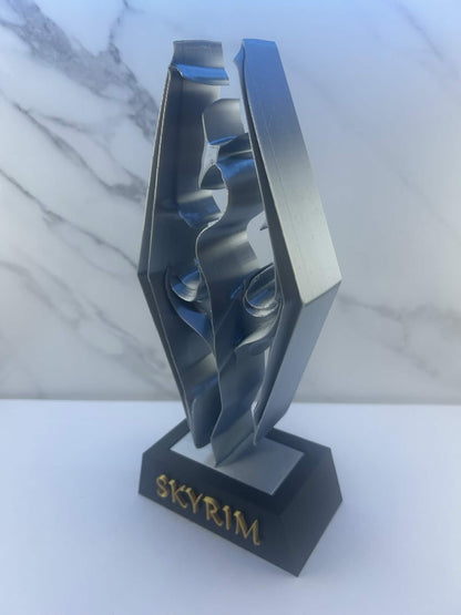 Skyrim - Figurine : Logo avec socle