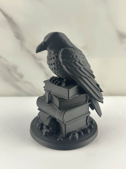 Corbeau : Posé sur livre & crâne - Figurine