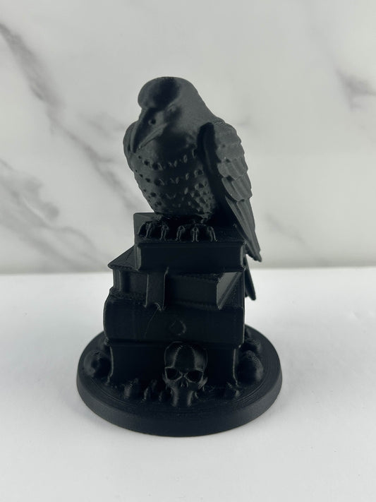 Corbeau : Posé sur livre & crâne - Figurine