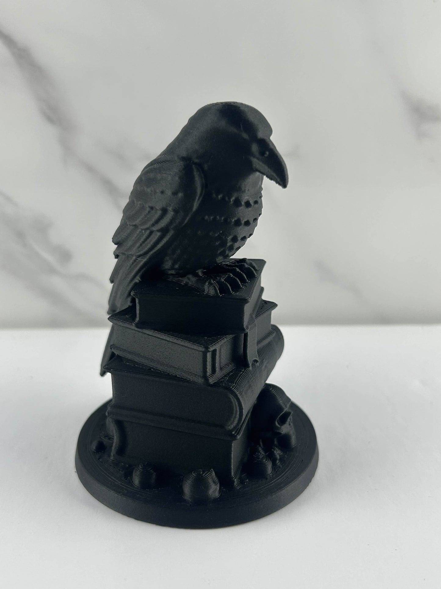 Corbeau : Posé sur livre & crâne - Figurine