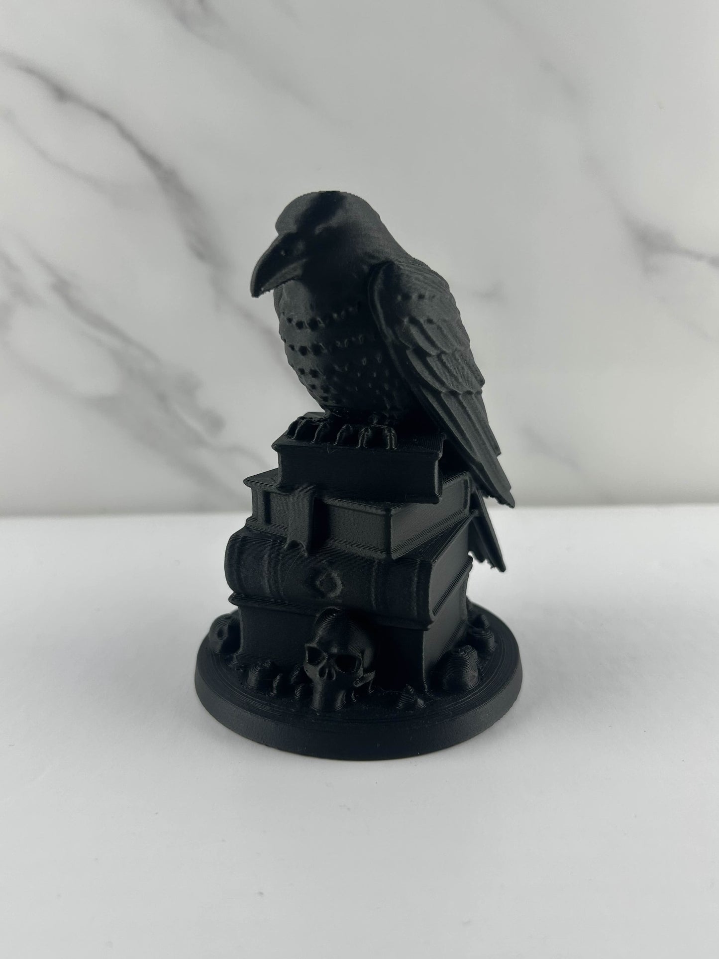 Corbeau : Posé sur livre & crâne - Figurine
