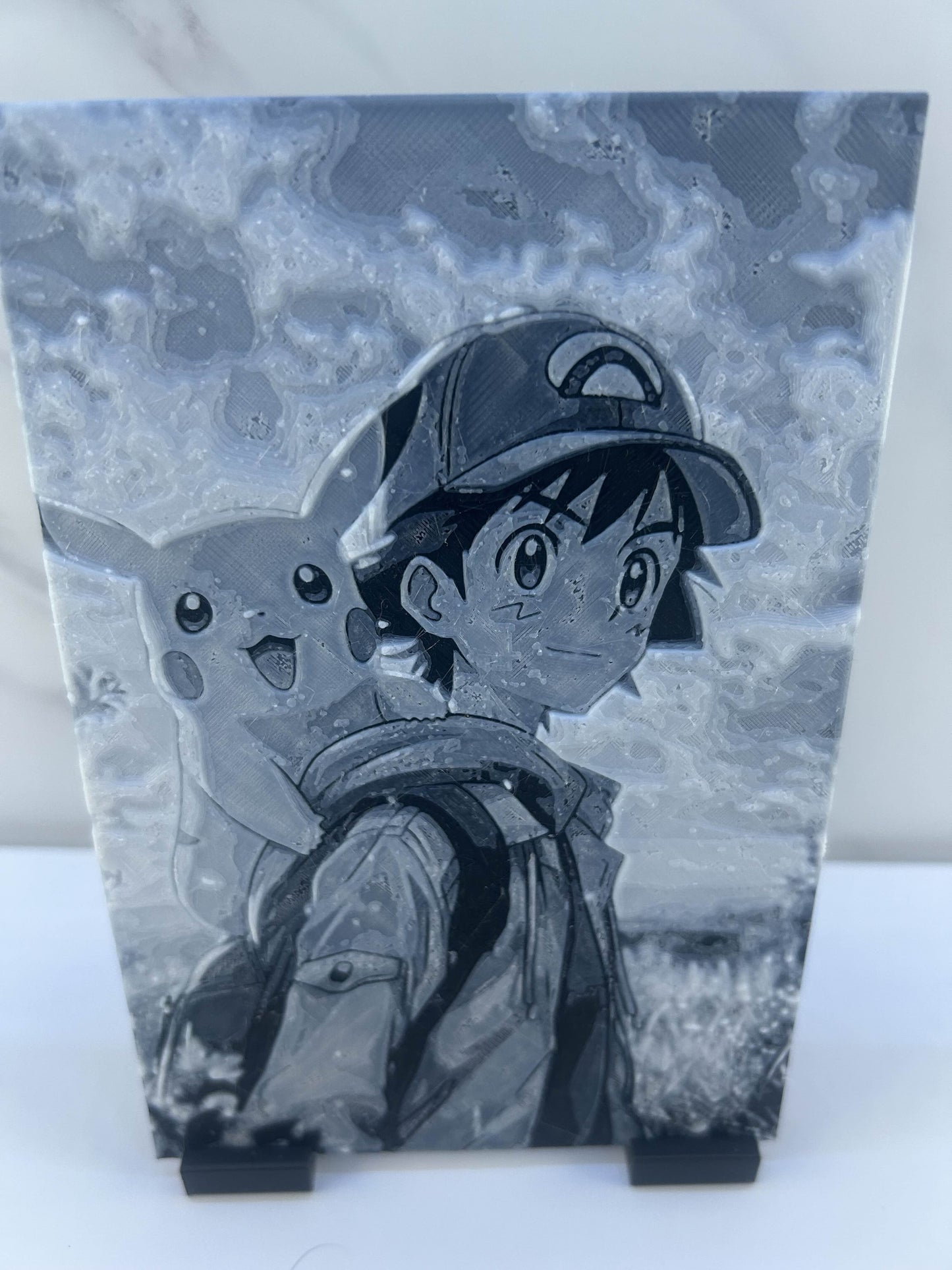 Pokémon - Plaque avec Support : Sacha & Pikachu